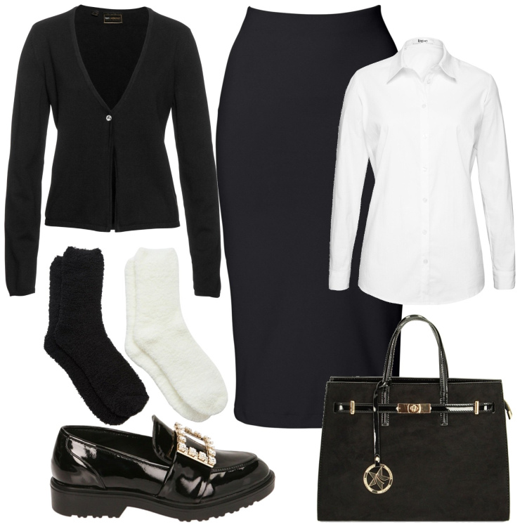 Outfit donna - Tendenza gonna con mocassini e calzini. Stile Trendy per Tutti i giorni. Abbinamento con camicie, gonne longuette, cardigans, calzini, borse a mano, mocassini.