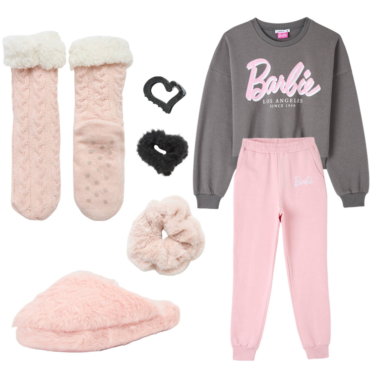 Outfit donna - Total relax. Stile Basic per Tutti i giorni. Abbinamento con felpe, pantaloni, accessori per capelli, pantofole, calzini.