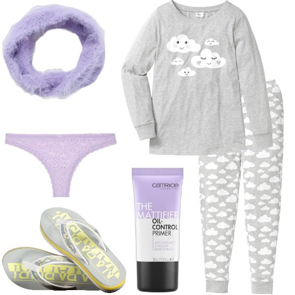 Outfit donna - Notte. Stile Basic per Tutti i giorni. Abbinamento con pigiama, primer, fasce per capelli, culotte, infradito.