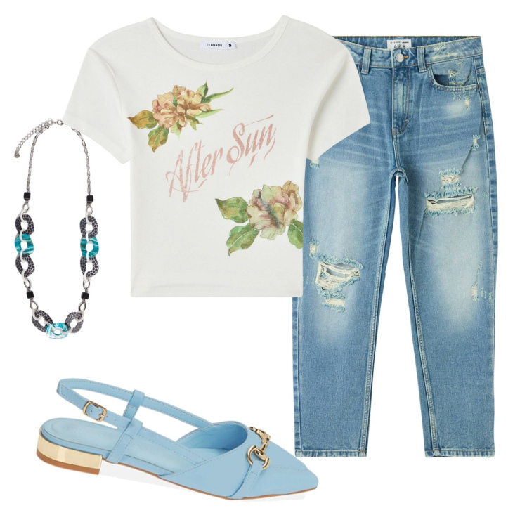 Outfit donna - Light blue. Stile Casual per Tutti i giorni. Abbinamento con jeans mom, t-shirt, ballerine, collane.