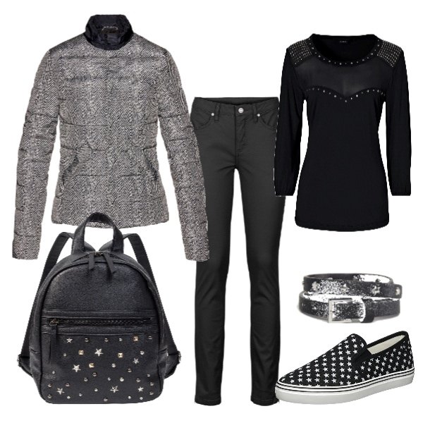 Outfit donna - Stelle mania. Stile Urban per Tutti i giorni. Abbinamento con jeans, maglia chiffon con scollo impreziosito, giacca fantasia con zip tinta unita nero, zaino con borchie nero, mocassini nero, cintura con borchie e cinturino in denim lunghezza regolabile.