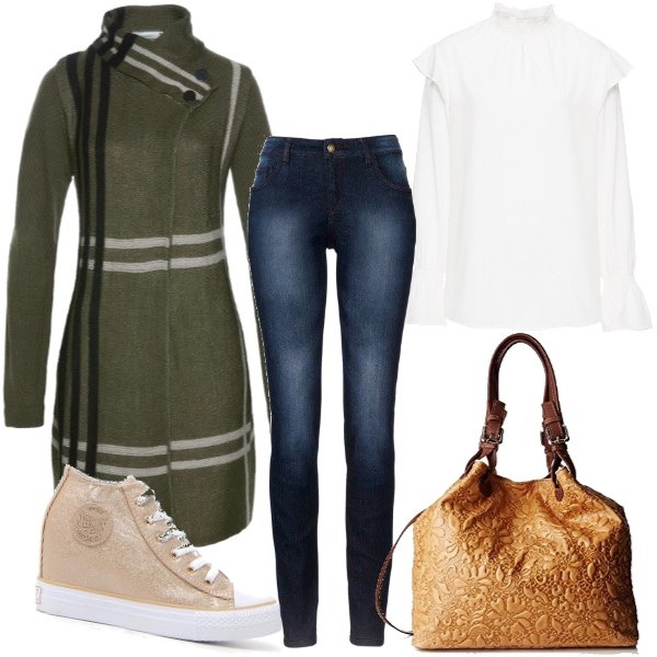 Outfit donna - Sportivo. Stile Urban per Tutti i giorni. Abbinamento con jeans skinny, cappotto collo alto in in maglia con bottoni verde e corda, blusa bianco, sneakers oro, borsa a tracolla arancione.