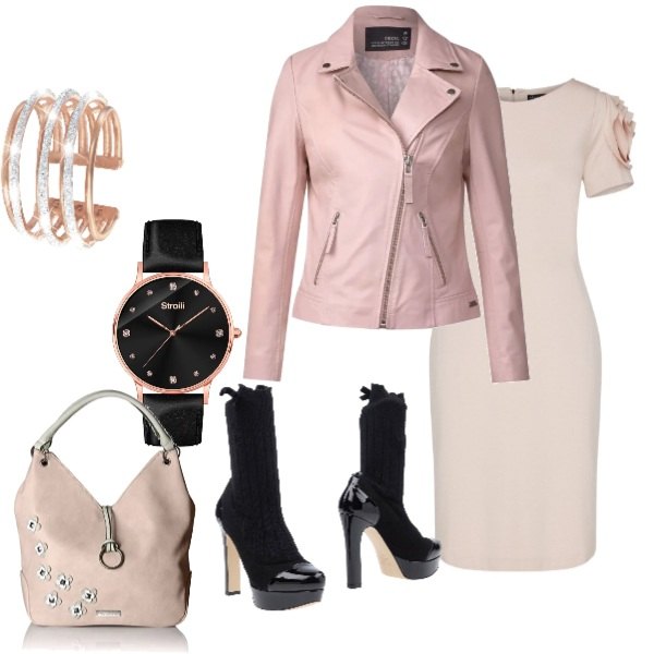 Outfit donna - Strolli chic. Stile Chic per Serata fuori. Abbinamento con stivaletti con fiocco effetto vernice con tacco squadrato a punta tinta unita, vestito con stampa rosa, borsa a spalla rosa, anello glitter in ottone, cappotto rosa, bracciale nero.