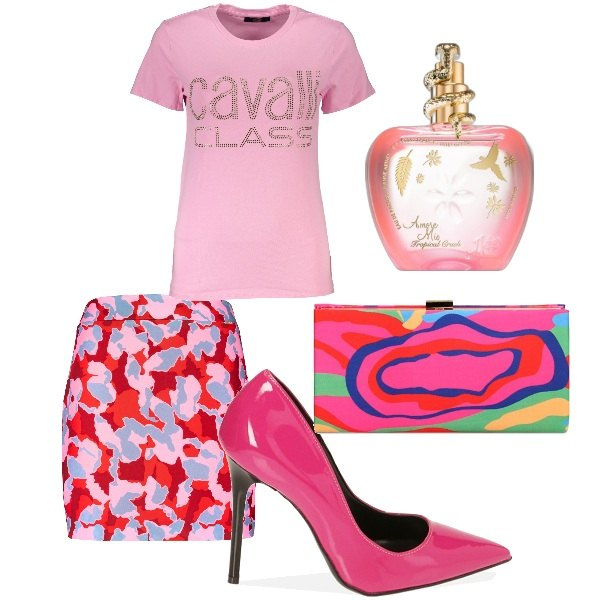 Outfit donna - outfit low cost. Stile Glamour per Tutti i giorni. Abbinamento con profumi, gonne, décolleté, pochette, t-shirt.