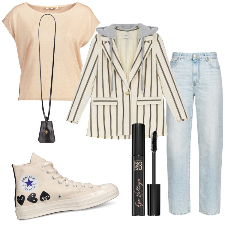 Outfit donna - Sneakers 2024. Stile Trendy per Tutti i giorni. Abbinamento con mascara, jeans boyfriend, blazer, sneakers, portachiavi, t-shirt.