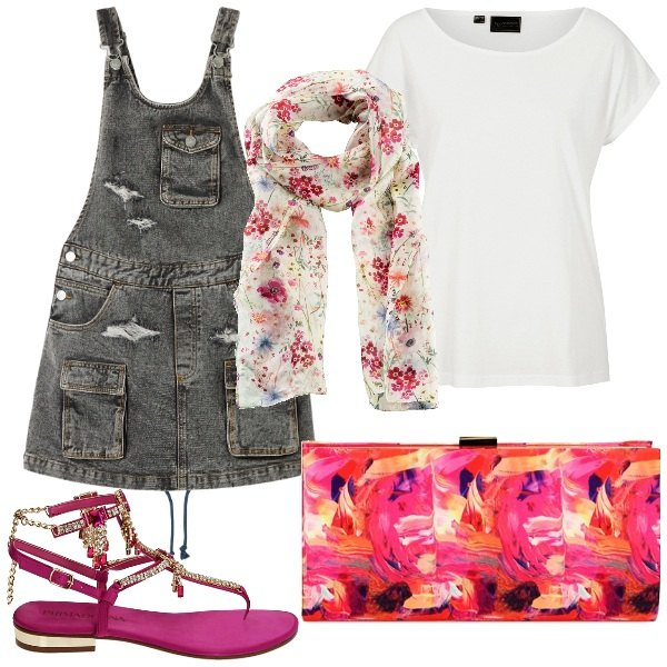 Outfit donna - Seta vs. Denim. Stile Casual chic per Tutti i giorni. Abbinamento con foulard, maglieria, salopette, pochette, ciabatte.