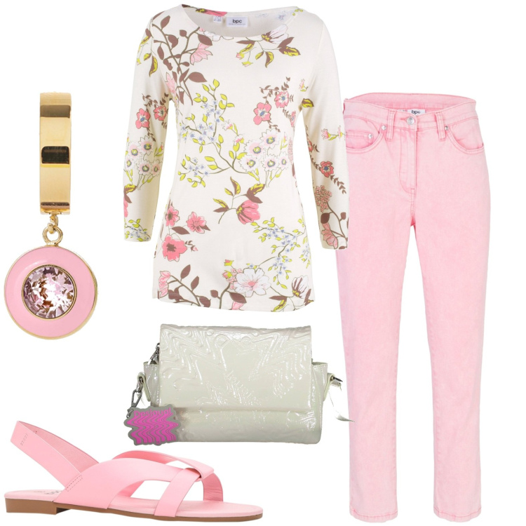 Outfit donna - Trendy. Stile Trendy per Tutti i giorni. Abbinamento con pantaloni, maglieria, sandali, borse a tracolla, orecchini.