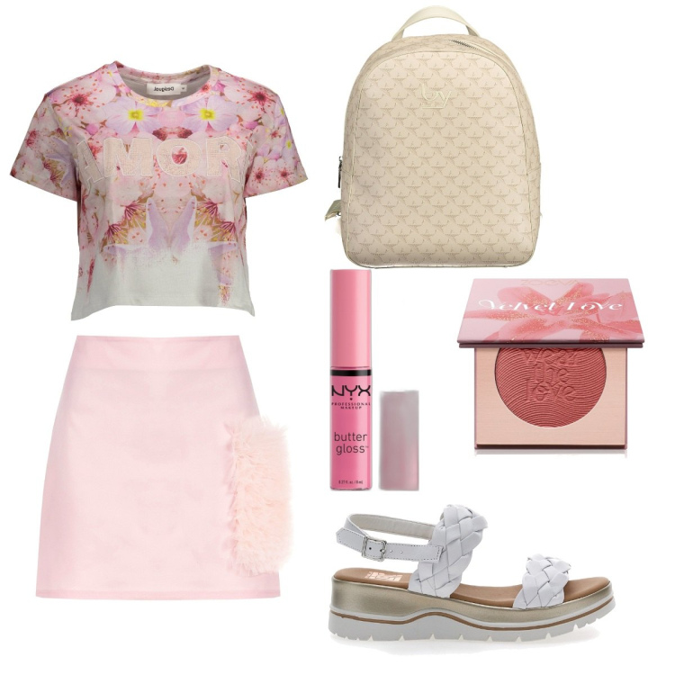 Outfit donna - Total look #1890113. Stile Casual per Scuola/Università. Abbinamento con gloss, blush, minigonne, t-shirt, zaini, sandali in pelle.