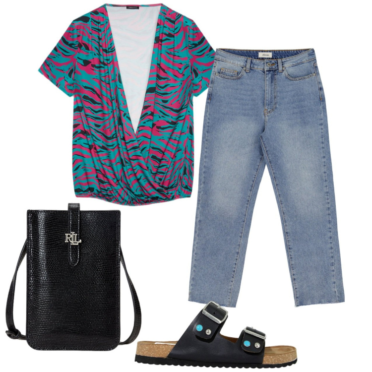 Outfit donna - In città. Stile Casual per Tutti i giorni. Abbinamento con jeans slim fit, sandali gioiello, borse a mano, t-shirt.