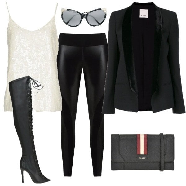Outfit donna - Aperitime glam. Stile Sexy per Serata fuori. Abbinamento con top, leggings, blazer nero, occhiali da sole lenti colorate effetto acetato grigio, stivali con stringhe e tacco spillo con zip, pochette contrasto.