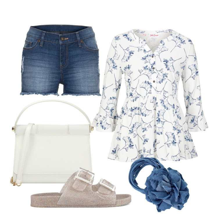 Outfit donna - Aria di mare. Stile Casual chic per Tutti i giorni. Abbinamento con maglieria, shorts, pochette, collane, sandali.