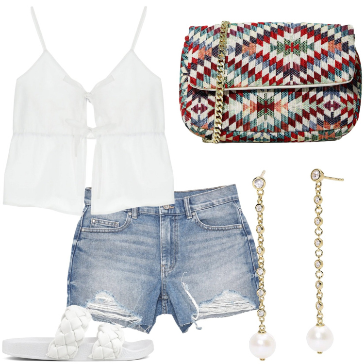 Outfit donna - In spiaggia dopo il tramonto. Stile Casual per Mare. Abbinamento con canottiere, orecchini, pantaloni corti, pochette, ciabatte.