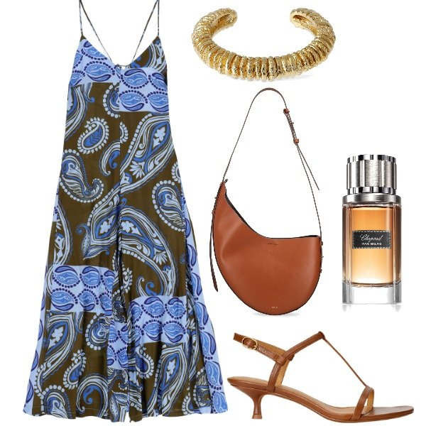 Outfit donna - Il prendisole da sera e da giorno. Stile Boho per Serata fuori. Abbinamento con profumi, tute, sandali col tacco, borse a spalla, braccialetti.