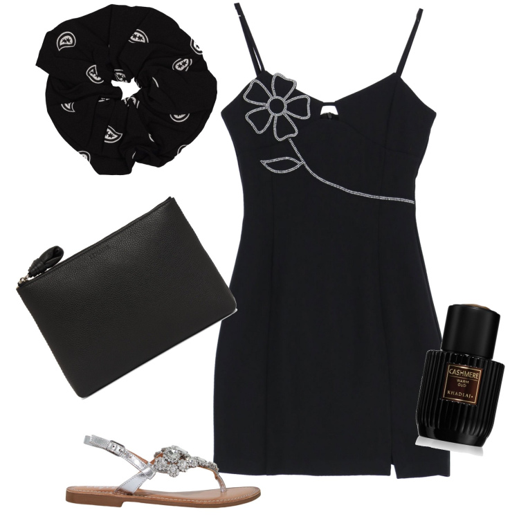 Outfit donna - Serata rasoterra. Stile Chic per Serata fuori. Abbinamento con profumi, vestiti corti, sandali, pochette, accessori per capelli.