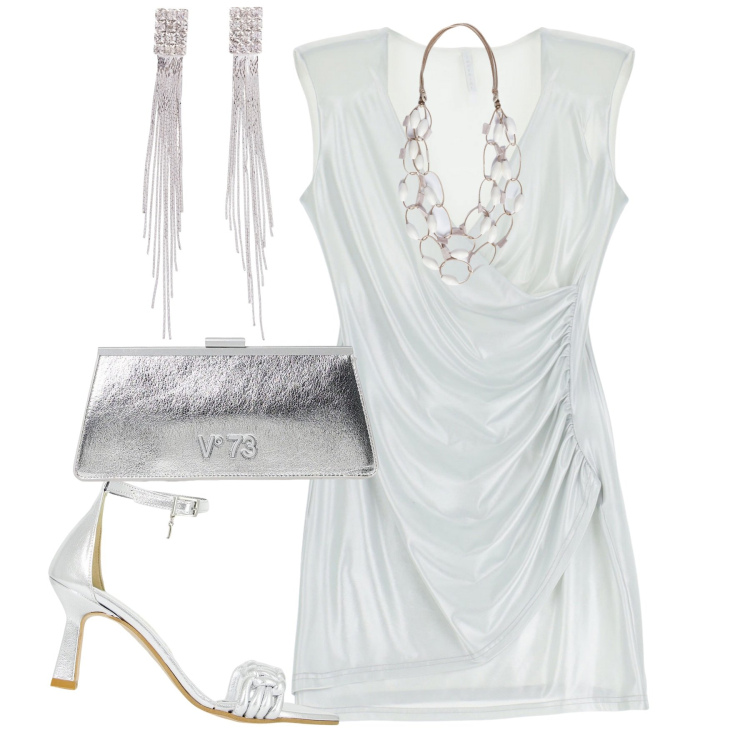 Outfit donna - Serata in disco. Stile Trendy per Serata fuori. Abbinamento con orecchini, vestiti corti, décolleté, collane, clutch.