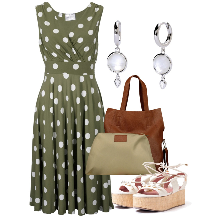 Outfit donna - I pois vintage. Stile Vintage retrò per Tutti i giorni. Abbinamento con vestiti, orecchini, sandali col tacco, shopping bag.