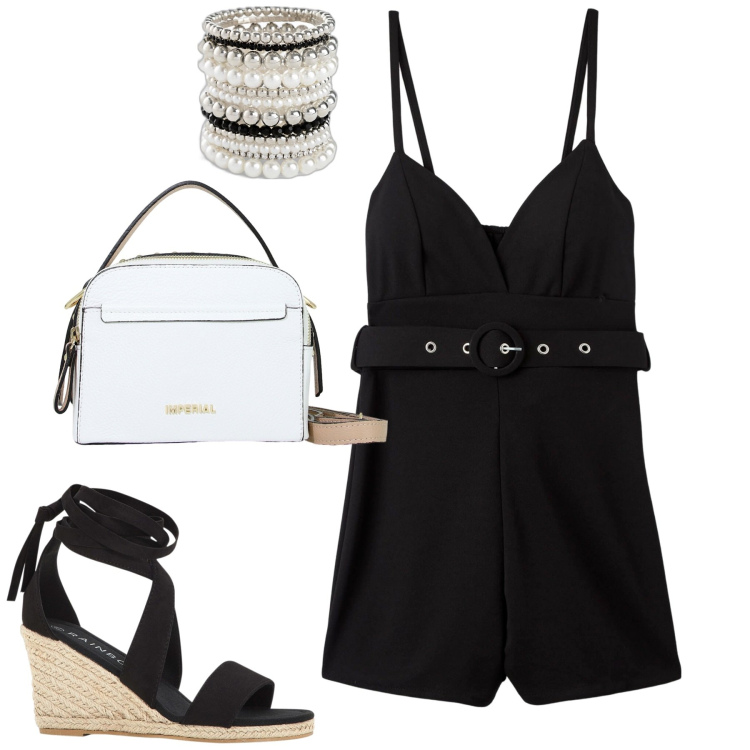 Outfit donna - Summer. Stile Trendy per Tutti i giorni. Abbinamento con braccialetti, sandali, tuta corta, borse a spalla.