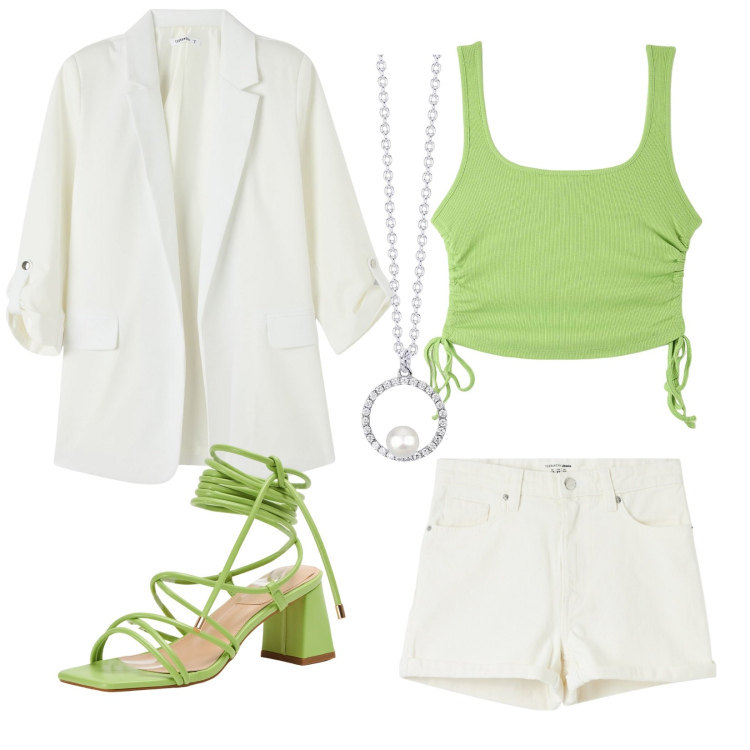 Outfit donna - Back to office. Stile Basic per Ufficio. Abbinamento con top, blazer, shorts, sandali alla schiava, collane.