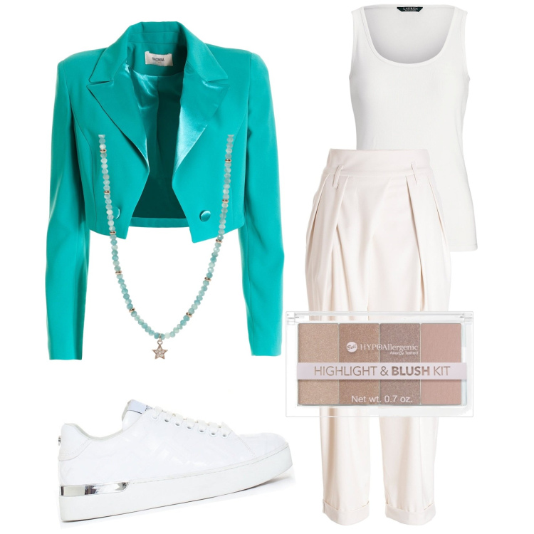 Outfit donna - Blazer cropped. Stile Casual chic per Tutti i giorni. Abbinamento con blush, collane, pantaloni, blazer, sneakers, canottiere.