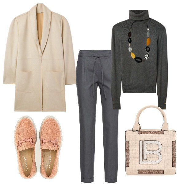 Outfit donna - Comoda in ufficio. Stile Casual chic per Ufficio. Abbinamento con pantaloni, maglieria, trench, mocassini, collane, borse a mano.