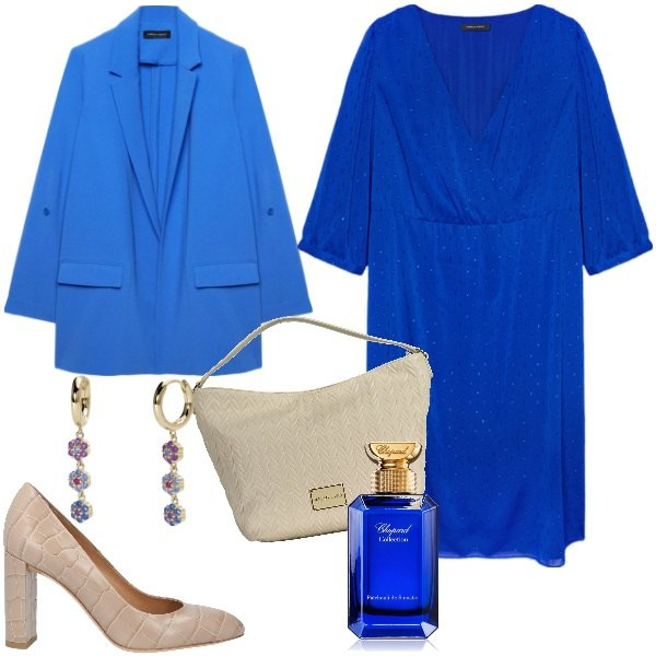 Outfit donna - Il blue elettrico per una cerimonia curv. Stile Bon Ton per Cerimonia. Abbinamento con décolleté, profumi, orecchini, vestiti, blazer, pochette.