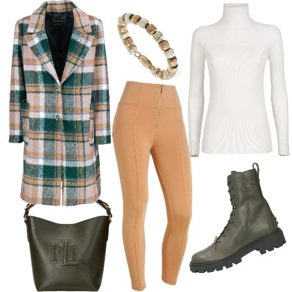 Outfit donna - Cappotto a quadri. Stile Urban per Tutti i giorni. Abbinamento con anfibi, cappotti, pantaloni skinny, borse a secchiello, anelli, maglieria.