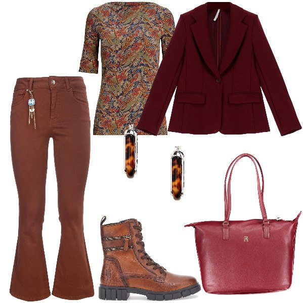 Outfit donna - Total look #1995093. Stile Chic per Ufficio. Abbinamento con pantaloni, blazer, maglieria, orecchini, anfibi, borse a spalla.
