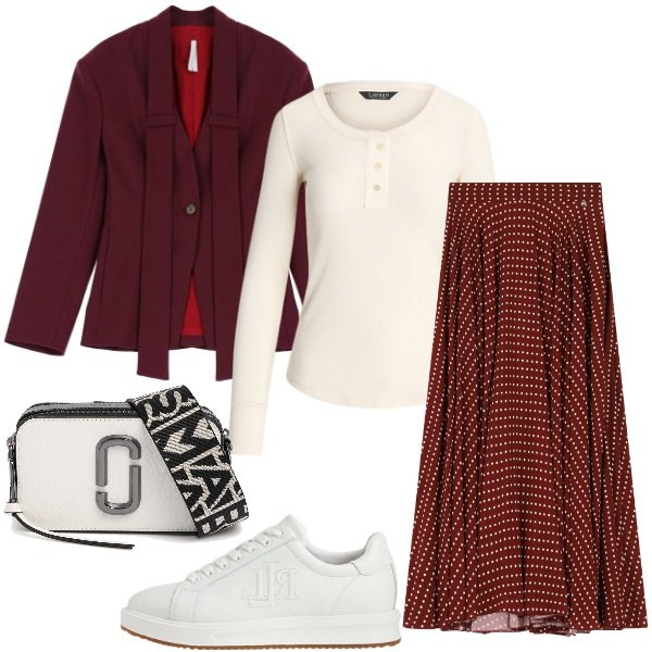 Outfit donna - Gonna lunga in citta\'. Stile Urban per Ufficio. Abbinamento con blazer, sneakers, t-shirt, gonne lunghe, borse a spalla.