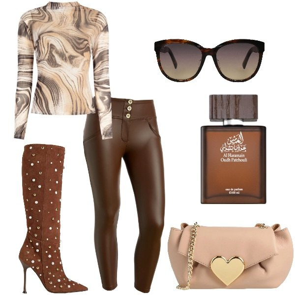 Outfit donna - Mocha Mousse Pantone 2025. Stile Trendy per Tutti i giorni. Abbinamento con stivali, borse a tracolla, occhiali da sole, profumi, maglieria, pantaloni skinny.