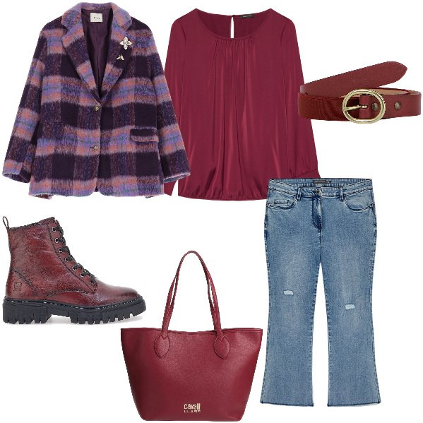 Outfit donna - Total look #2053341. Stile Casual chic per Ufficio. Abbinamento con borse a spalla, cinture, blazer, anfibi, jeans strappati, bluse.
