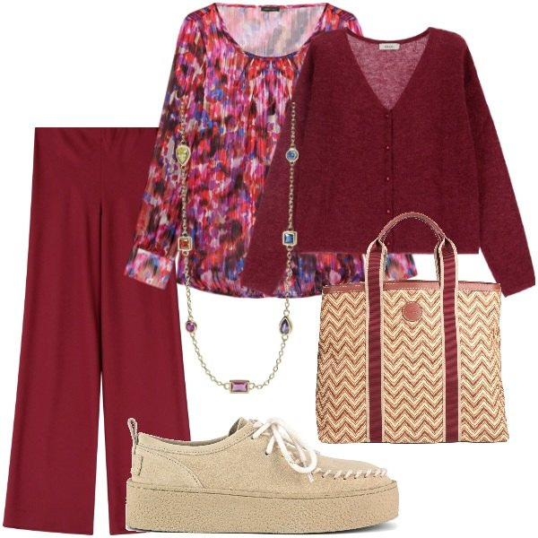 Outfit donna - A spasso per la città. Stile Casual chic per Tutti i giorni. Abbinamento con borse a mano, collane, pantaloni, cardigans, mocassini, bluse.