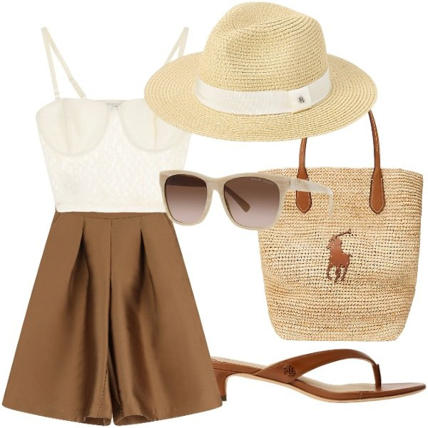 Outfit donna - per le vie di Siviglia. Stile Casual per Tutti i giorni. Abbinamento con bermuda, top, occhiali da sole, borse tote, cappelli, sandali in pelle.
