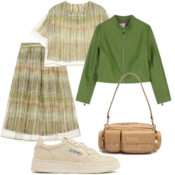 Outfit donna - Domenica mattina. Stile Casual chic per Tutti i giorni. Abbinamento con giacche, gonne lunghe, top, sneakers, borse a spalla.