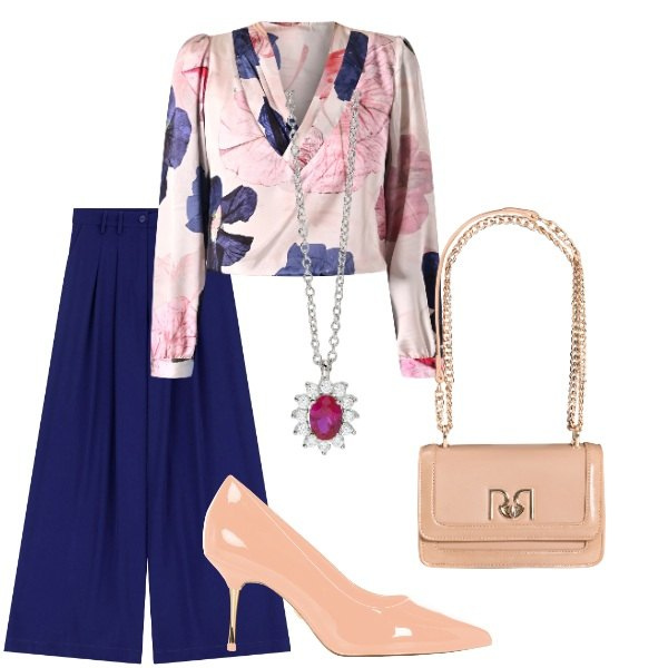 Outfit donna - Serata fuori. Stile Glamour per Serata fuori. Abbinamento con collane, décolleté, bluse, borse a tracolla, pantaloni.