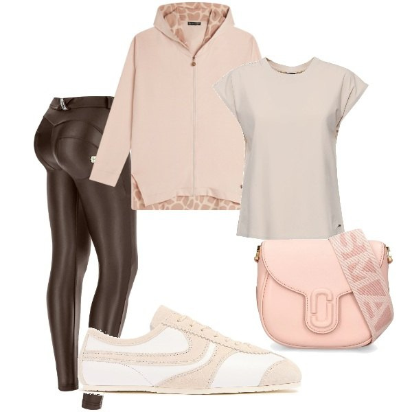 Outfit donna - A spasso per la città. Stile Trendy per Tutti i giorni. Abbinamento con felpe con cappuccio, pantaloni skinny, borse a spalla, t-shirt, sneakers.