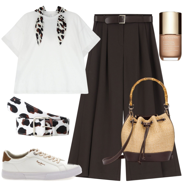 Outfit donna - Dettagli animalier. Stile Sporty chic per Tutti i giorni. Abbinamento con fondotinta, cinture, t-shirt, pantaloni a palazzo, sneakers, borse a secchiello.