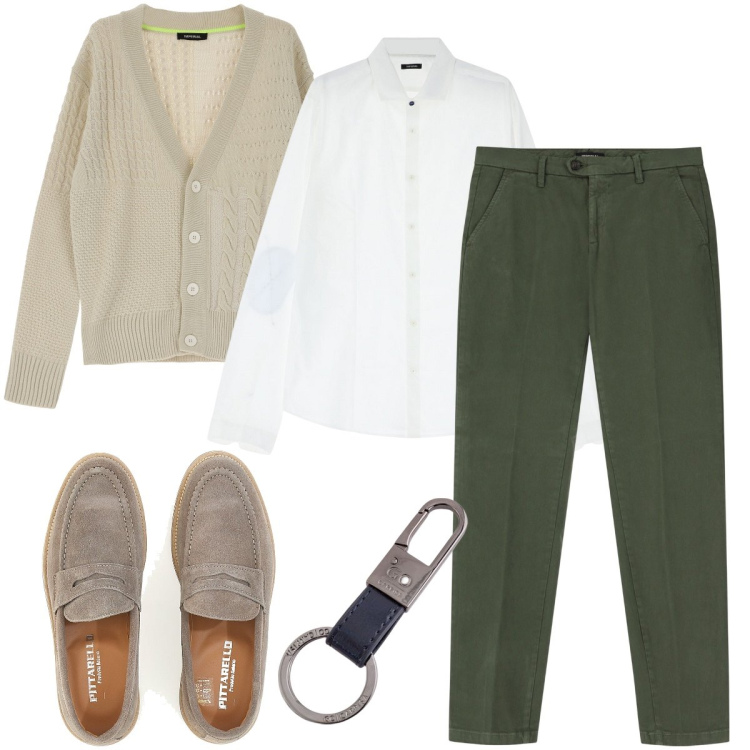 Outfit uomo - I mocassini scamosciati. Stile Business/Elegante per Ufficio. Abbinamento con camicie, pantaloni chino, cardigans, scarpe stringate, portachiavi.
