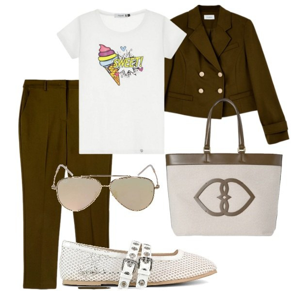 Outfit donna - Passeggiata al mare. Stile Casual chic per Tutti i giorni. Abbinamento con t-shirt, ballerine, pantaloni, occhiali da sole, blazer, shopping bag.