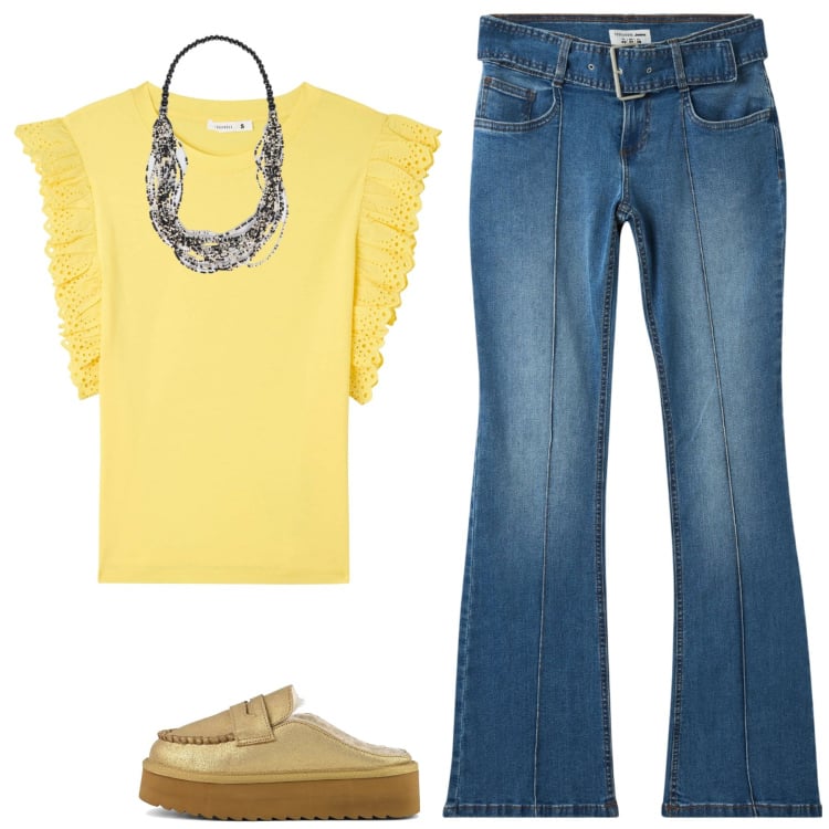 Outfit donna - passeggiata con le amiche. Stile Casual per Tutti i giorni. Abbinamento con t-shirt, jeans a zampa, mocassini, collane.