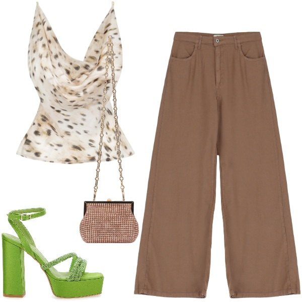 Outfit donna - Il sandalo super brillante. Stile Glamour per Serata fuori. Abbinamento con top, pantaloni, sandali col tacco, clutch.