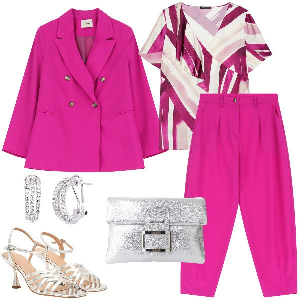Outfit donna - Tailleur fucsia e dettagli argento. Stile Glamour per Cerimonia. Abbinamento con orecchini, pochette, blazer, pantaloni, bluse, sandali col tacco.
