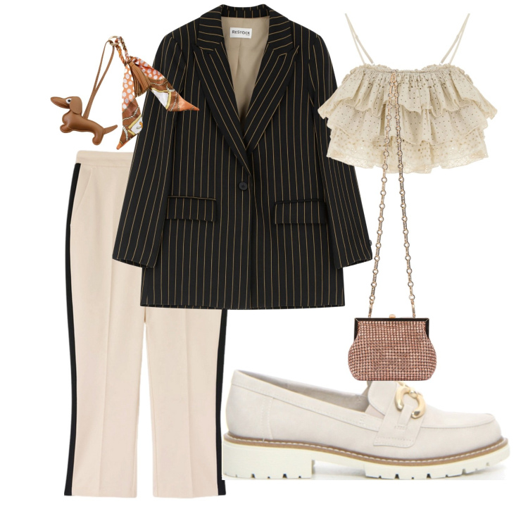 Outfit donna - Oversaize donna. Stile Chic Abbinamento con portachiavi, blazer, top, mocassini, pantaloni, clutch.
