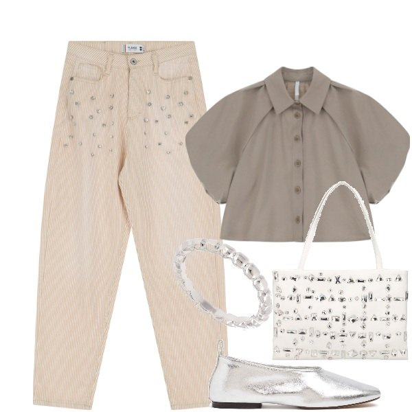 Outfit donna - Cristalli sui jeans. Stile Trendy per Tutti i giorni. Abbinamento con pantaloni, camicie a manica corta, borse a spalla, anelli, ballerine.