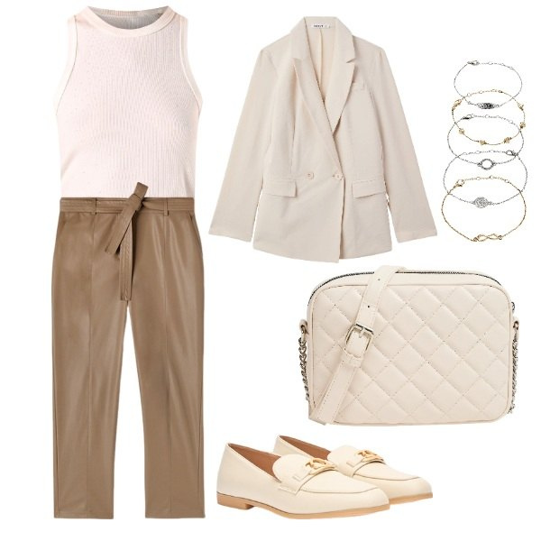 Outfit donna - lavoro a giugno. Stile Basic per Tutti i giorni. Abbinamento con braccialetti con ciondoli, blazer, borse a tracolla, top, pantaloni, mocassini.