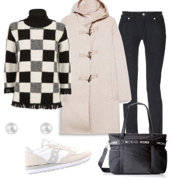 Outfit donna - Basic #20466. Stile Basic per Tutti i giorni. Abbinamento con sneakers tennis, pantalone gamba cono a coste vita bassa con zip in velluto tinta unita, giubbotto crema e beige, borsa tote con zip e logo nero e bianco, maglione a quadri con frange collo alto con polsini nero e grigio, orecchini in oro bianco.