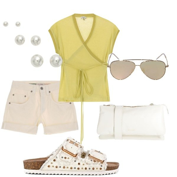 Outfit donna - A spasso per la città. Stile Casual per Tutti i giorni. Abbinamento con borse a tracolla, shorts, top, orecchini, sandali, occhiali da sole.