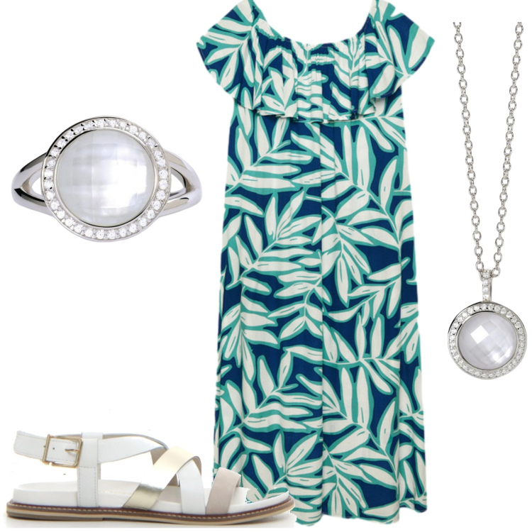 Outfit donna - Focus donna curvy. Stile Casual chic per Serata fuori. Abbinamento con anelli, collane, vestiti lunghi, sandali.