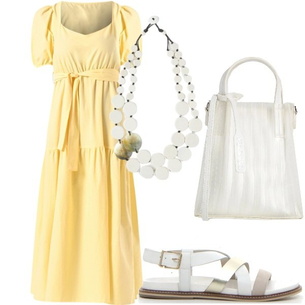 Outfit donna - Aperitivo veloce. Stile Casual chic per Serata fuori. Abbinamento con borse a mano, vestiti lunghi, sandali, ciondoli.