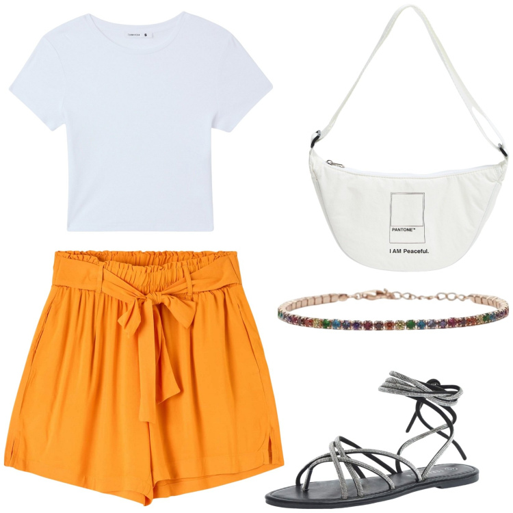 Outfit donna - Terranova Summer sales. Stile Basic per Tutti i giorni. Abbinamento con shorts, sandali alla schiava, marsupi, t-shirt, braccialetti.