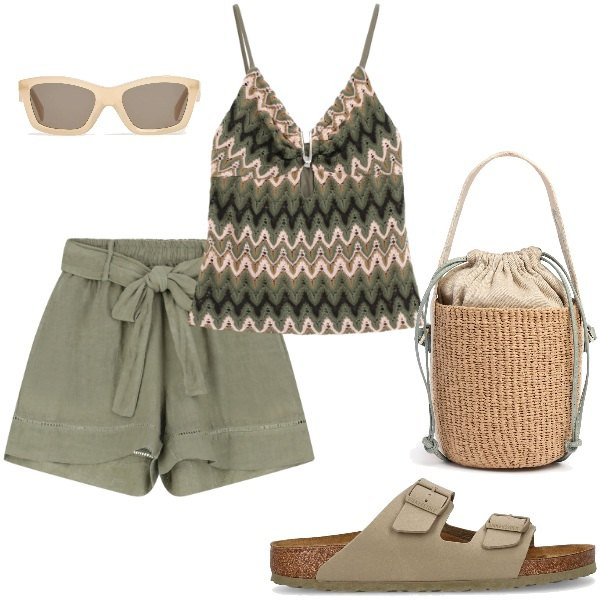 Outfit donna - Outifit di luglio. Stile Casual per Tutti i giorni. Abbinamento con top, shorts, sandali, borse a secchiello, occhiali da sole.